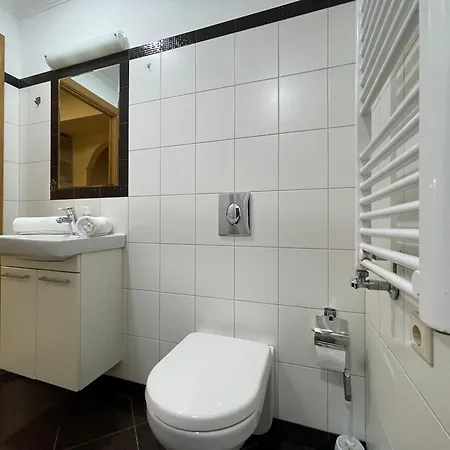 Apartmán 75m2 Stylish Comfort Cafe Next Door In Quiet